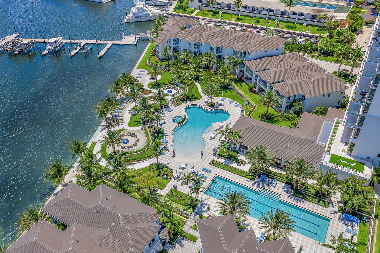108 Water Club N Court