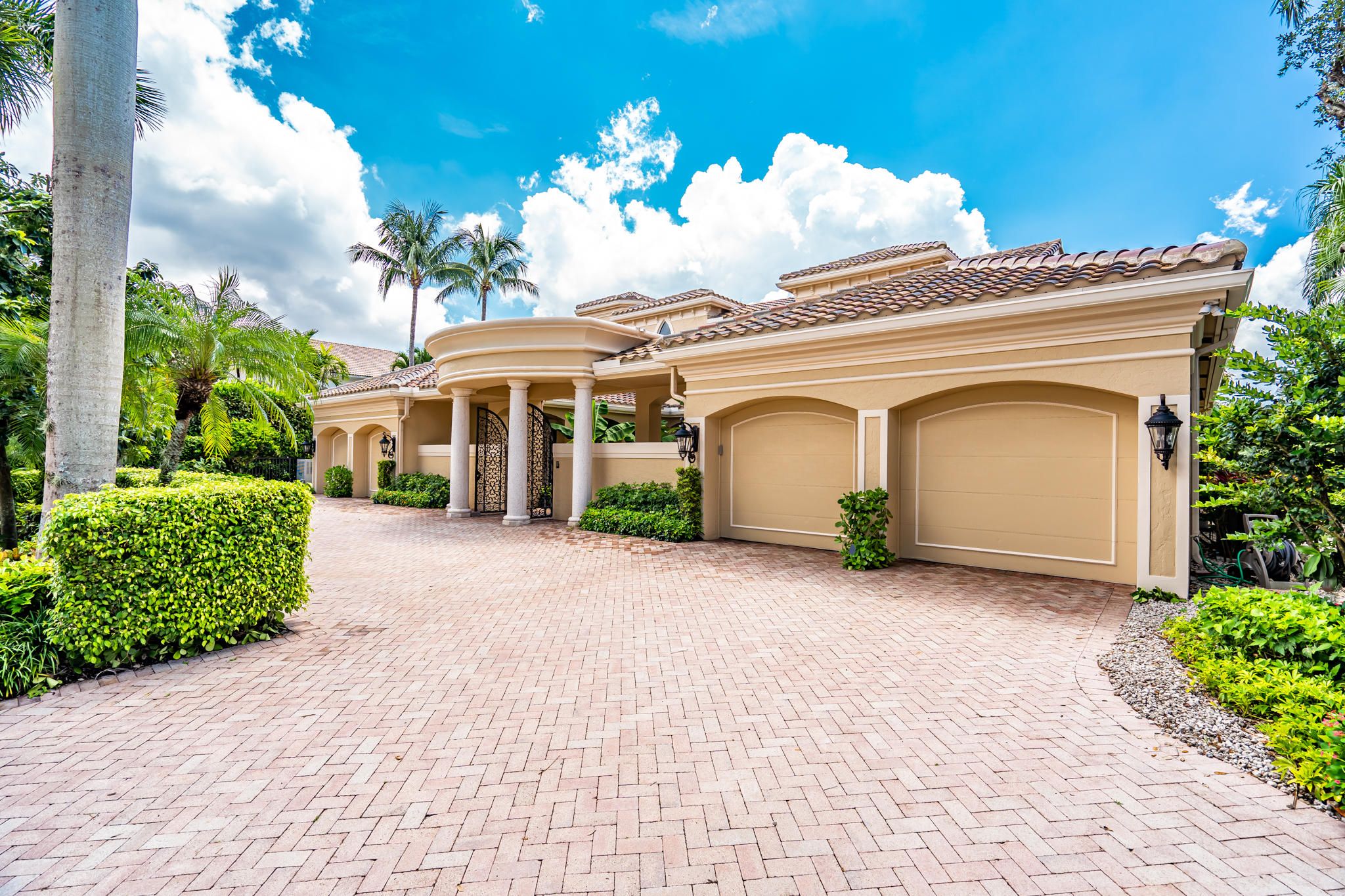 7426 Floranada Way