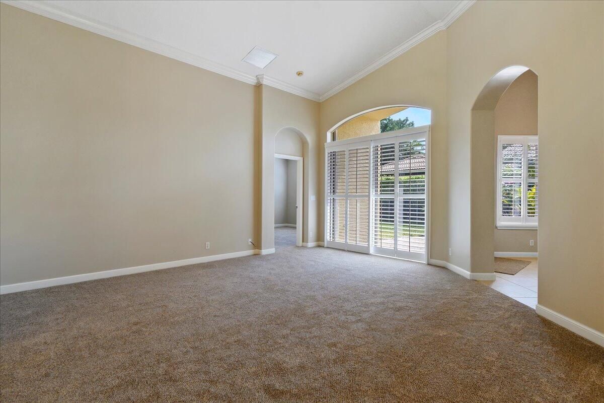 8092 Driggs Hill