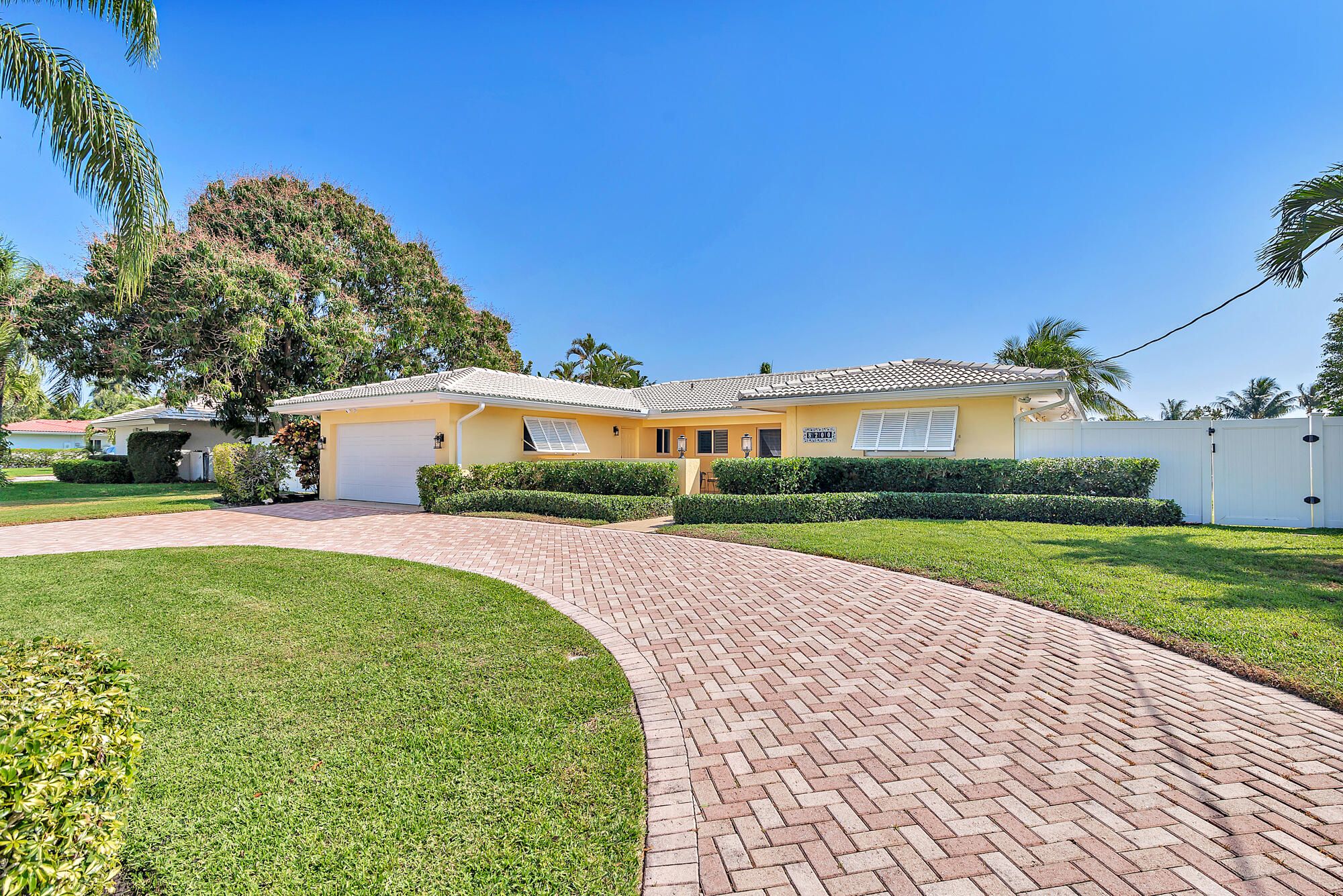 8200 W Lake Drive