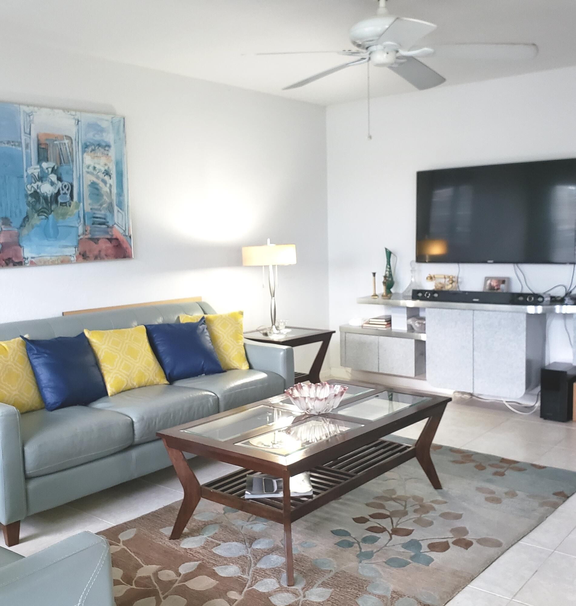 1085 Exeter E