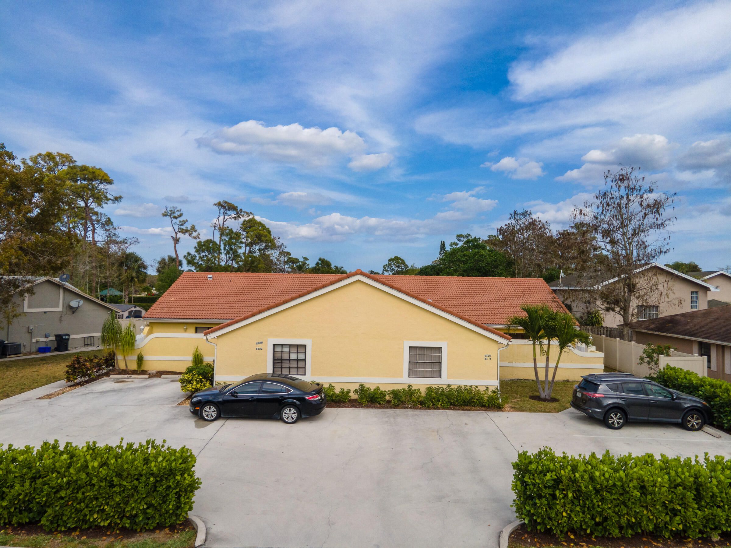 Properties 1120 Hyacinth Place