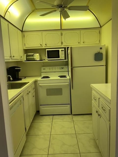 14 Lyndhurst A
