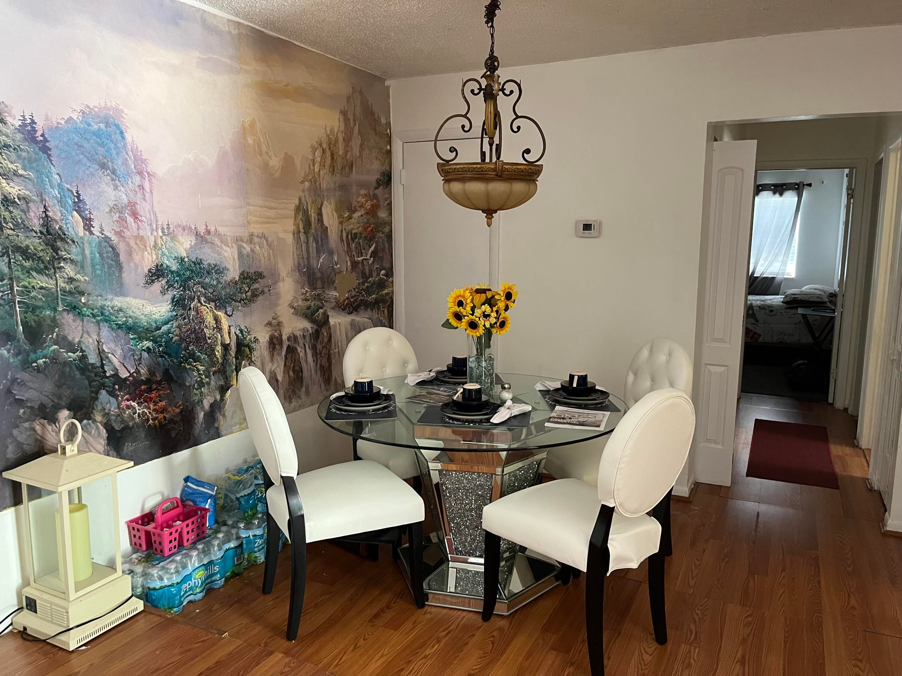 814 W Tiffany Drive 4, Mangonia Park, FL, 33407/$82,500 3 814 W Tiffany Drive