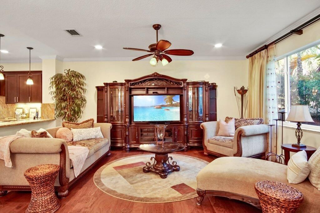 2130 Sabal Tree Court