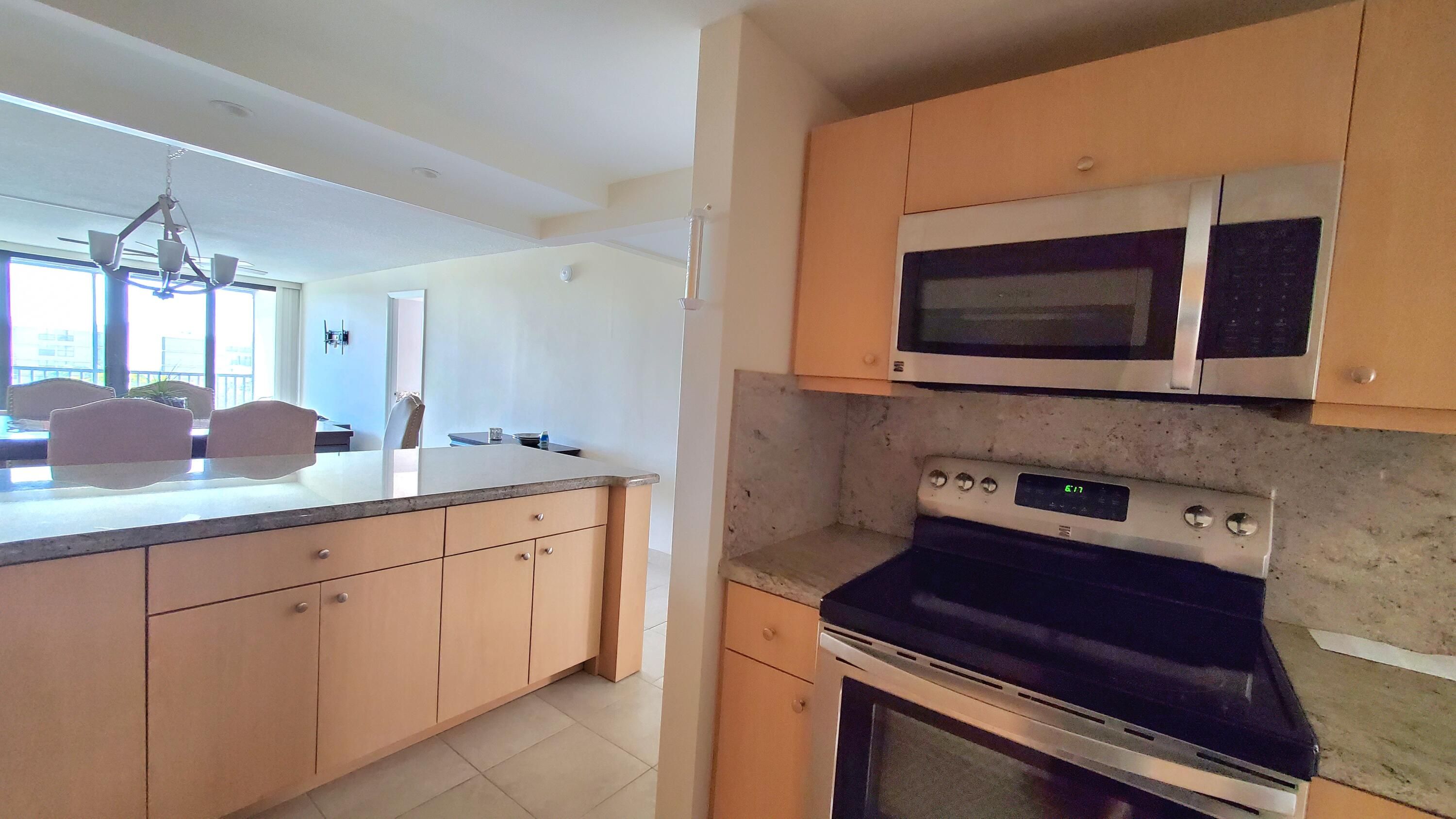 3 Royal Palm Way