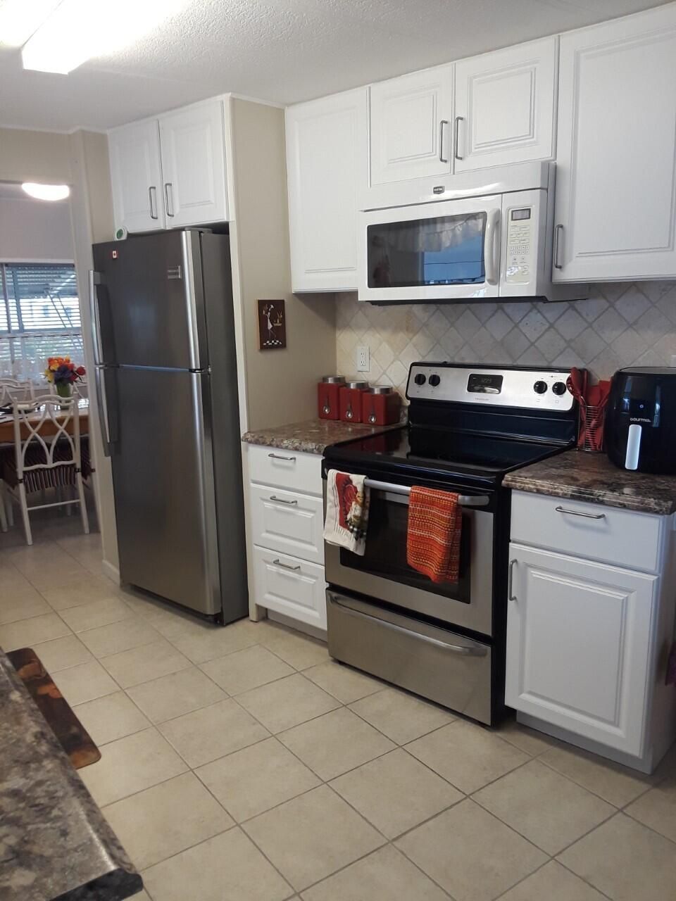 56008 Amparo Bay