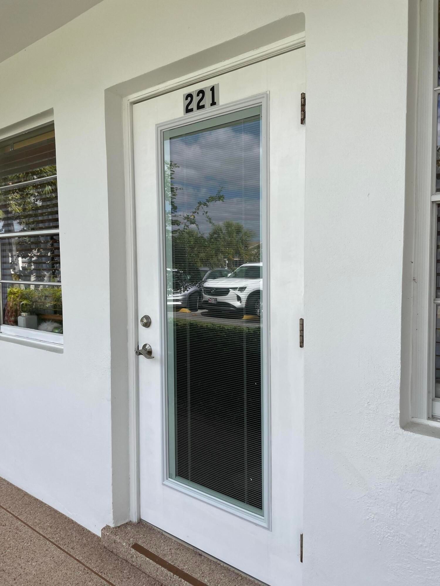221 Somerset L