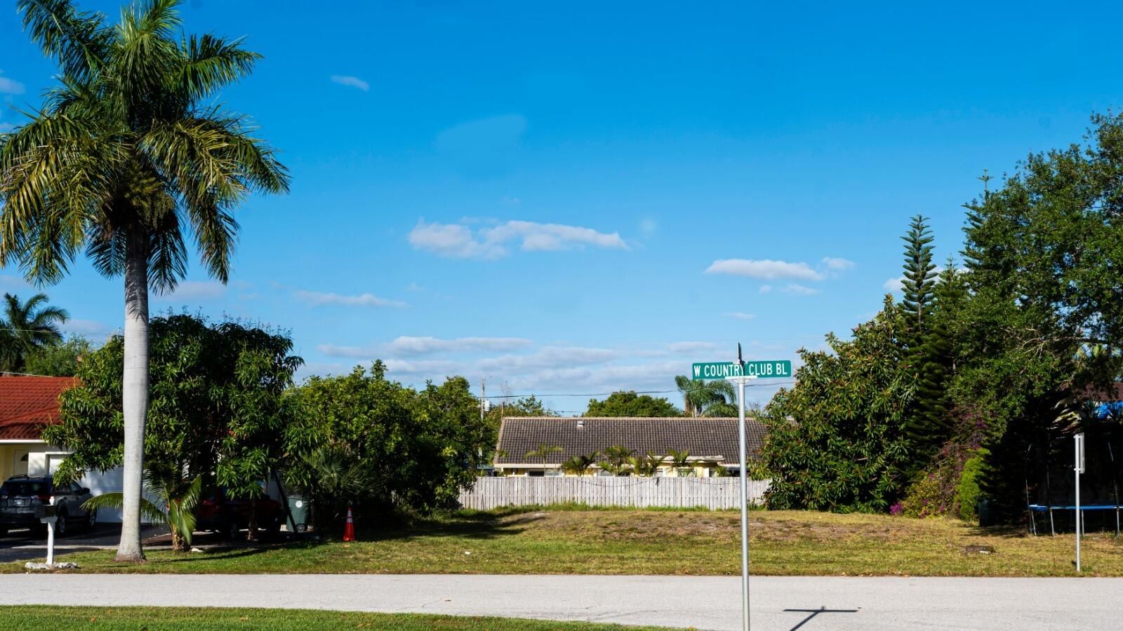 7537 W Country Club Boulevard