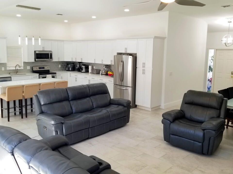 Properties 1598 Windship Circle