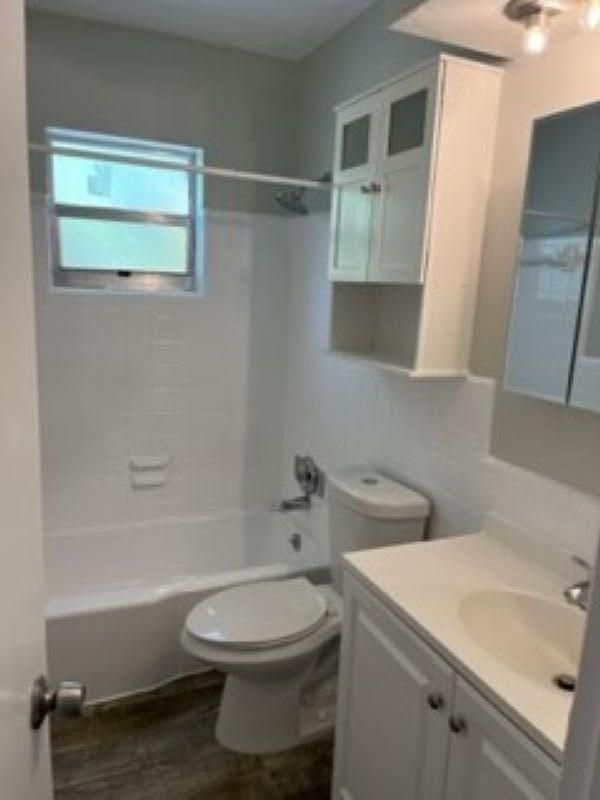 257 NW 32 Street