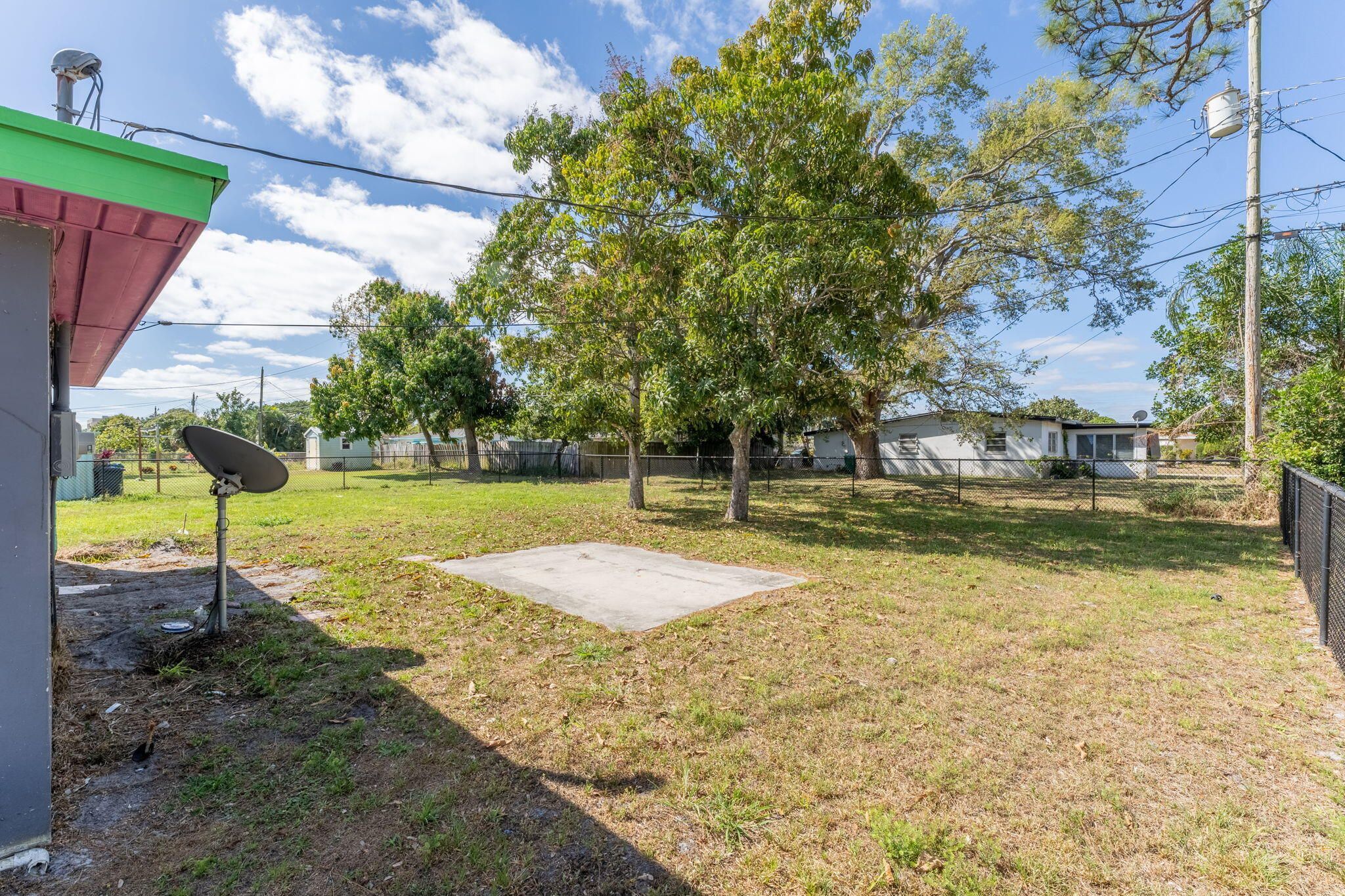 120 NE Entrada Avenue