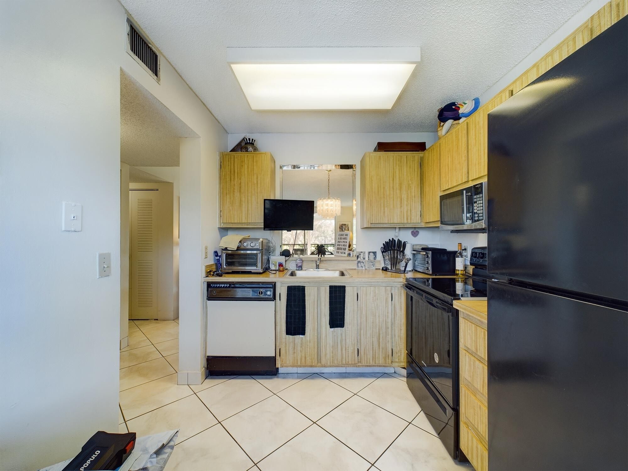 6795 Huntington Lane