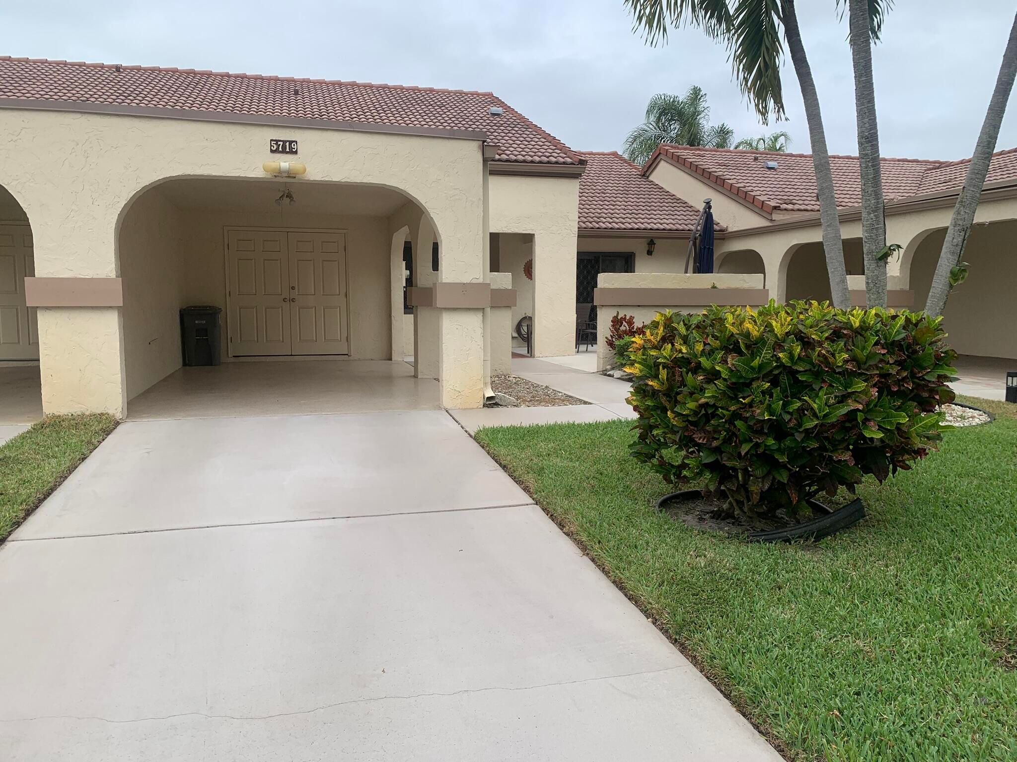 5719 Parkwalk E Circle