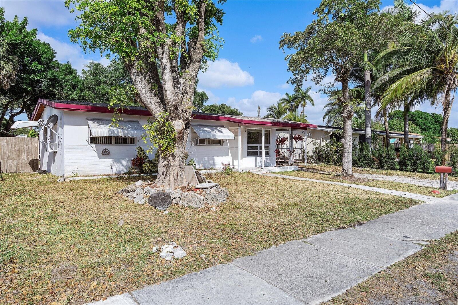 1025 SW 22nd Terrace