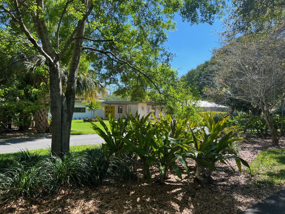 245 SE Pelican Drive