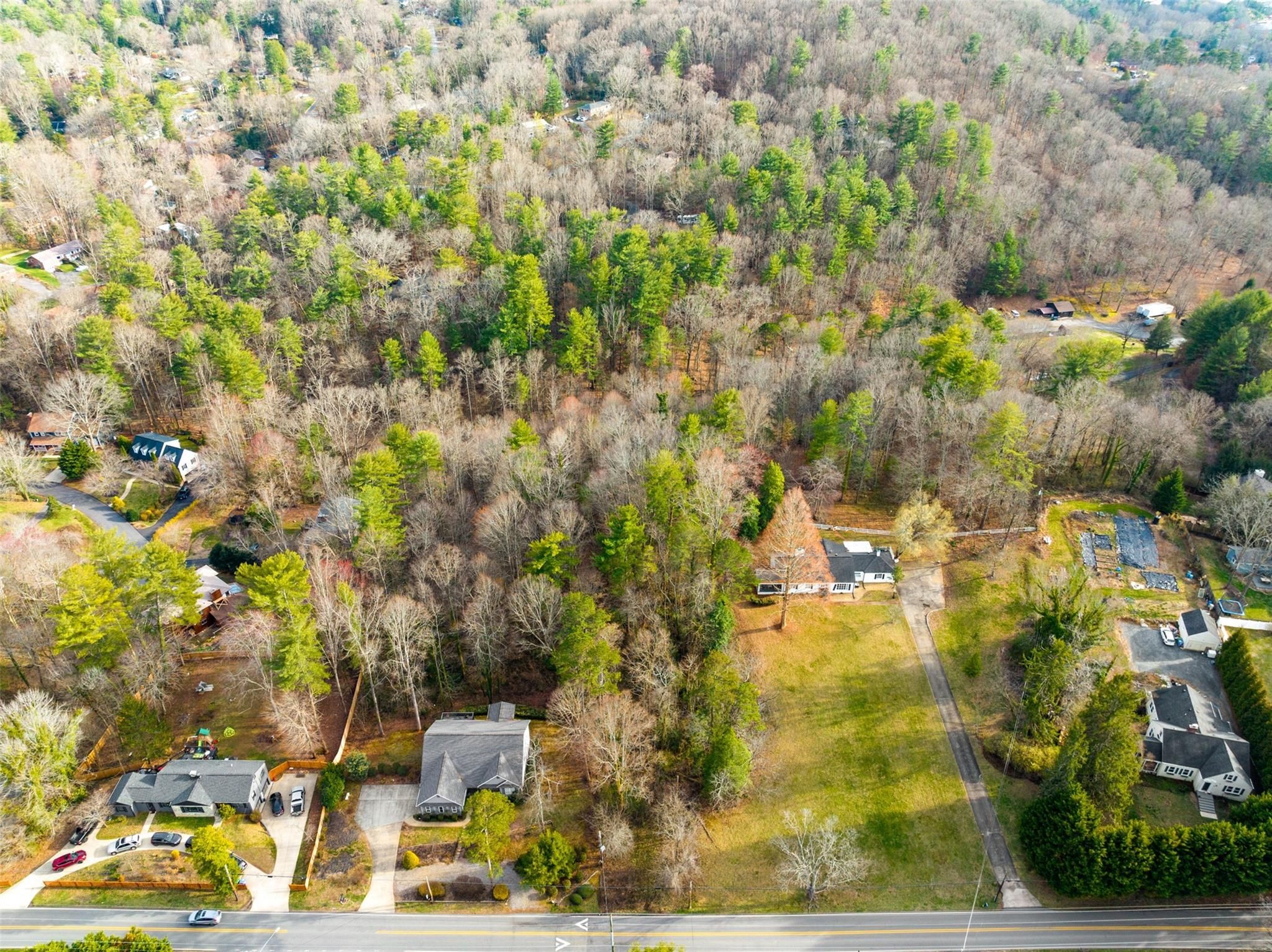 526 Lakeshore Drive