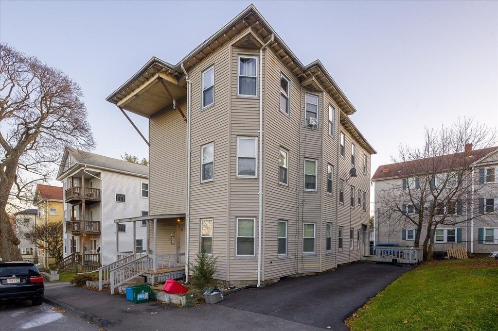 32 Ames St
