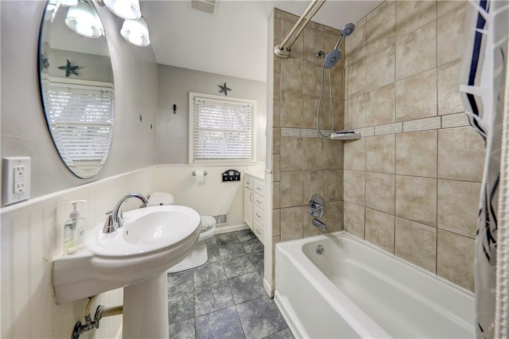 536 W 97th Street