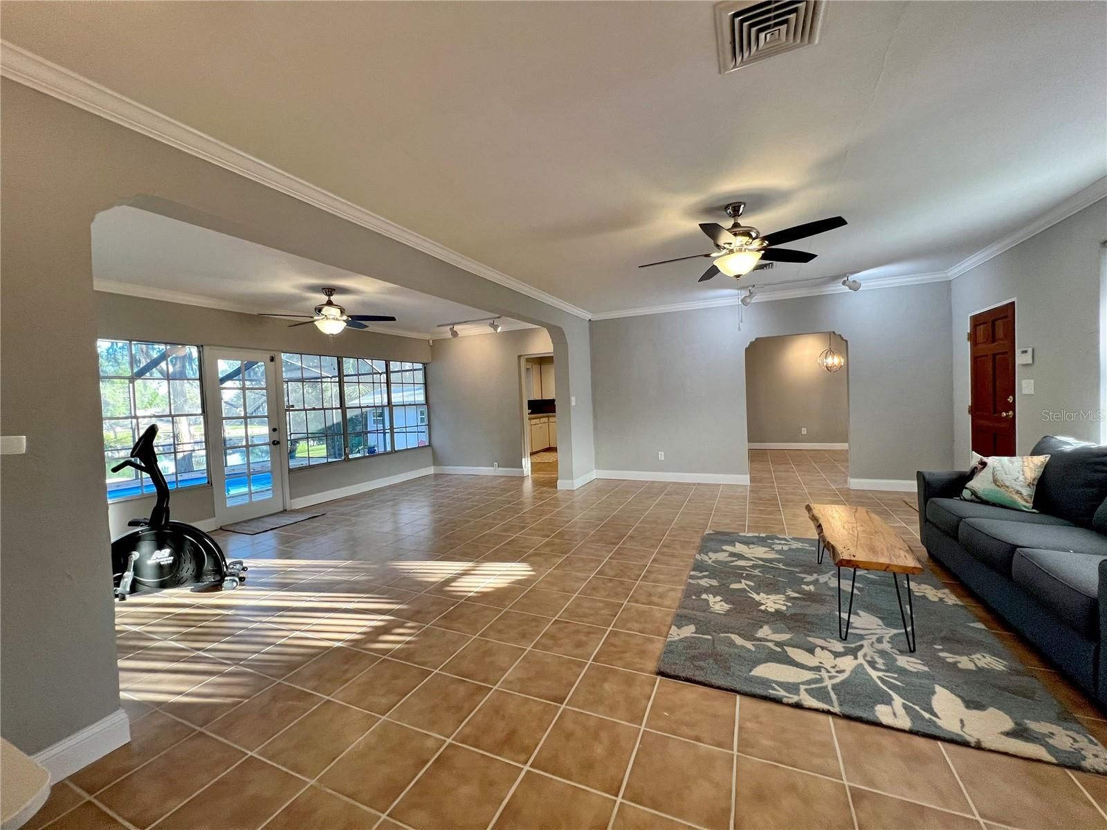10307 Cliff Circle