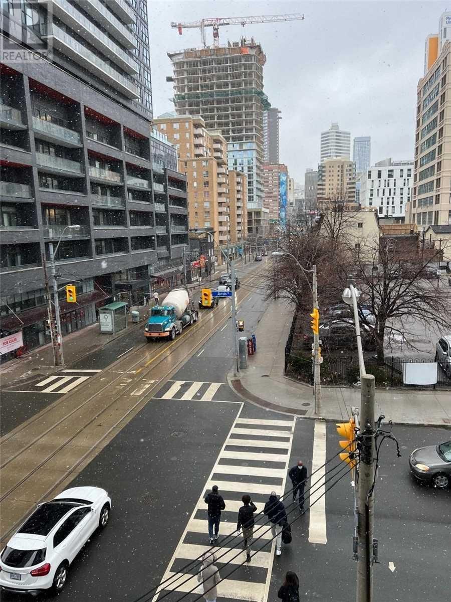 #216 -251 JARVIS ST