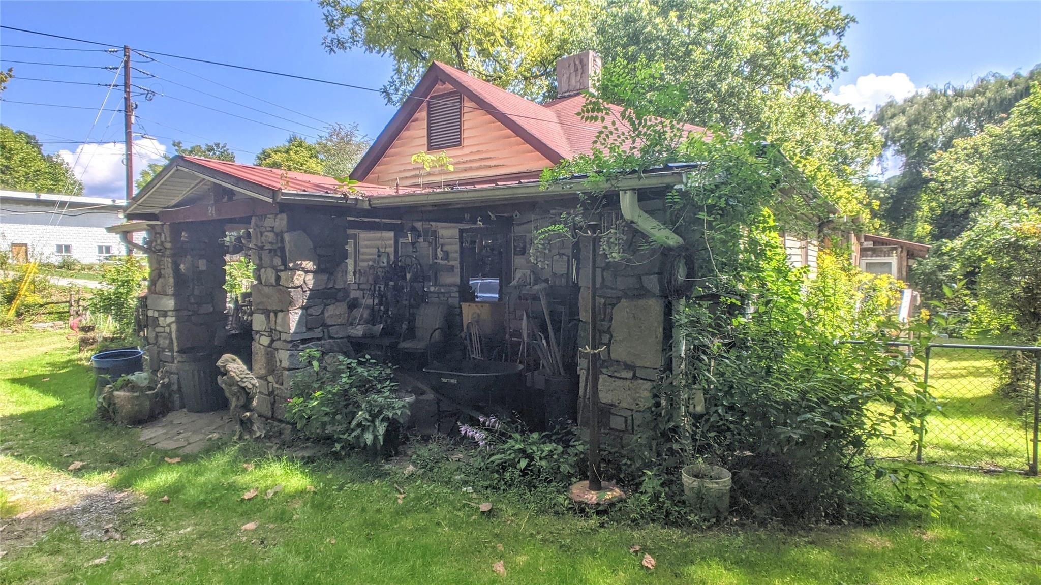 24 Old Leicester Highway
