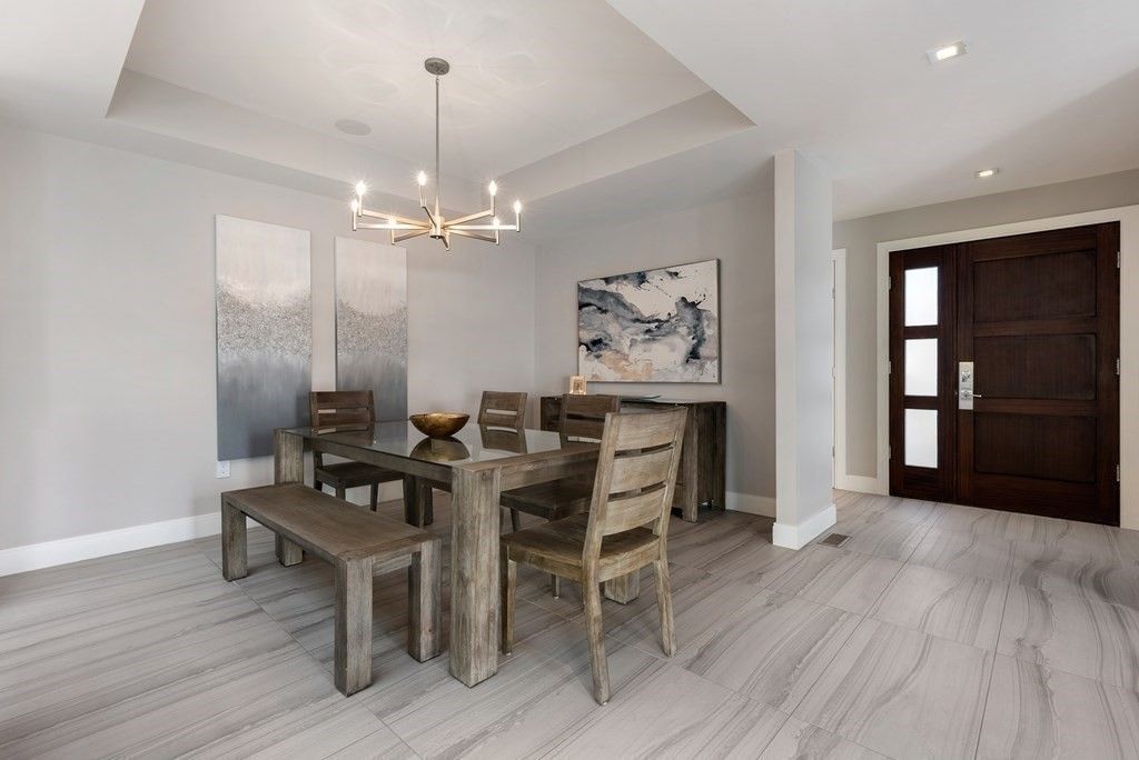1192 Beacon