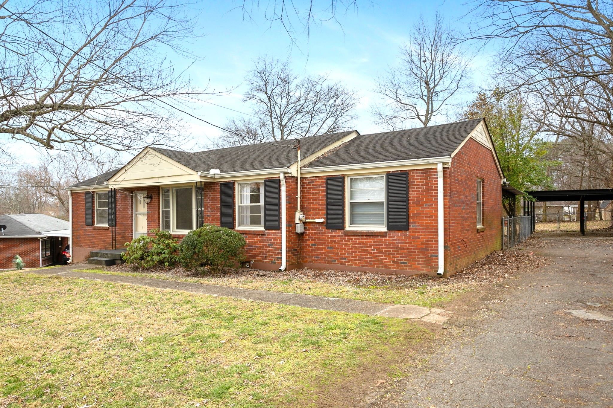 331 Leo Ln