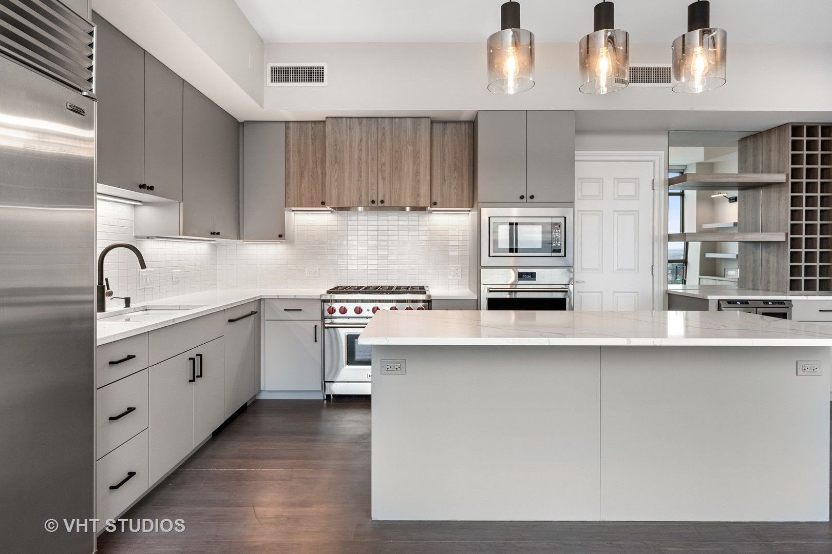 21 E Huron Street