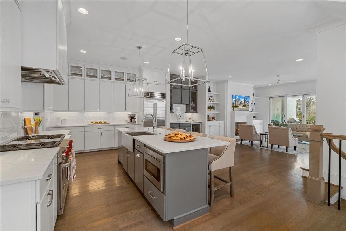 1206 Kings Drive