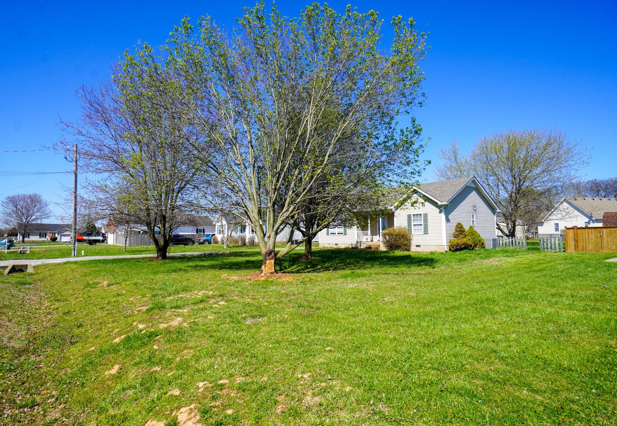 1004 Edwards Ln