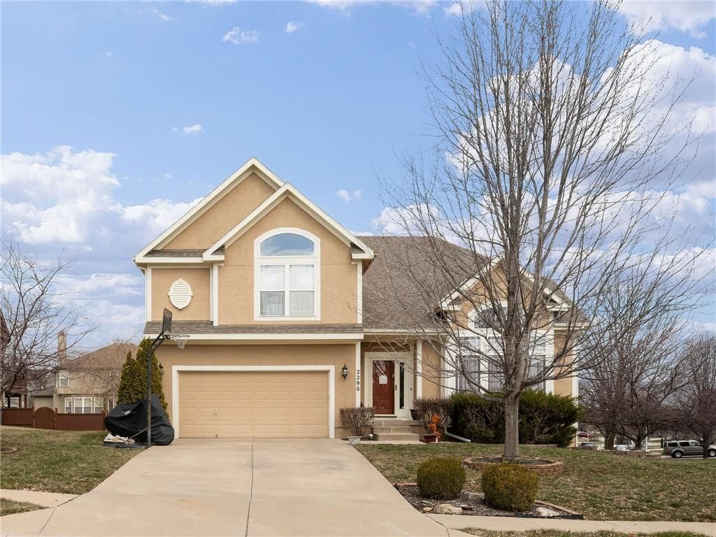 2290 W Forest Drive