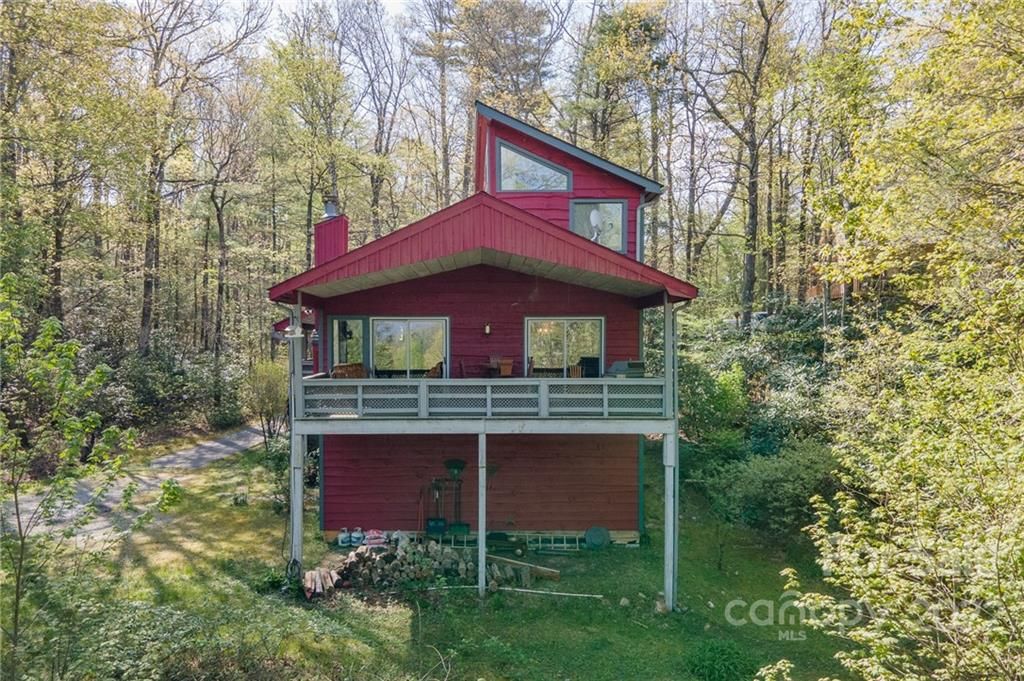 144 Toxaway Heights