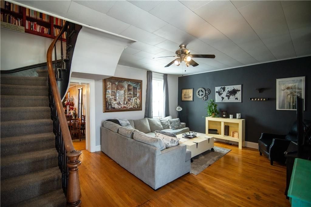 705 S 6th Street