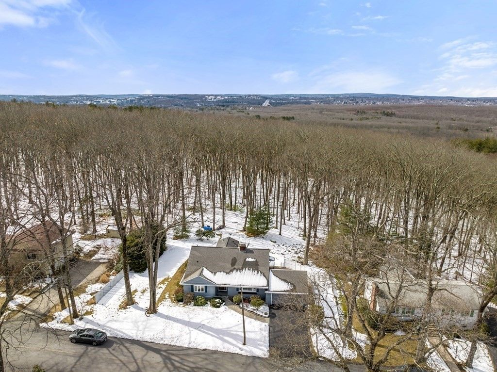 49 Colton Ln
