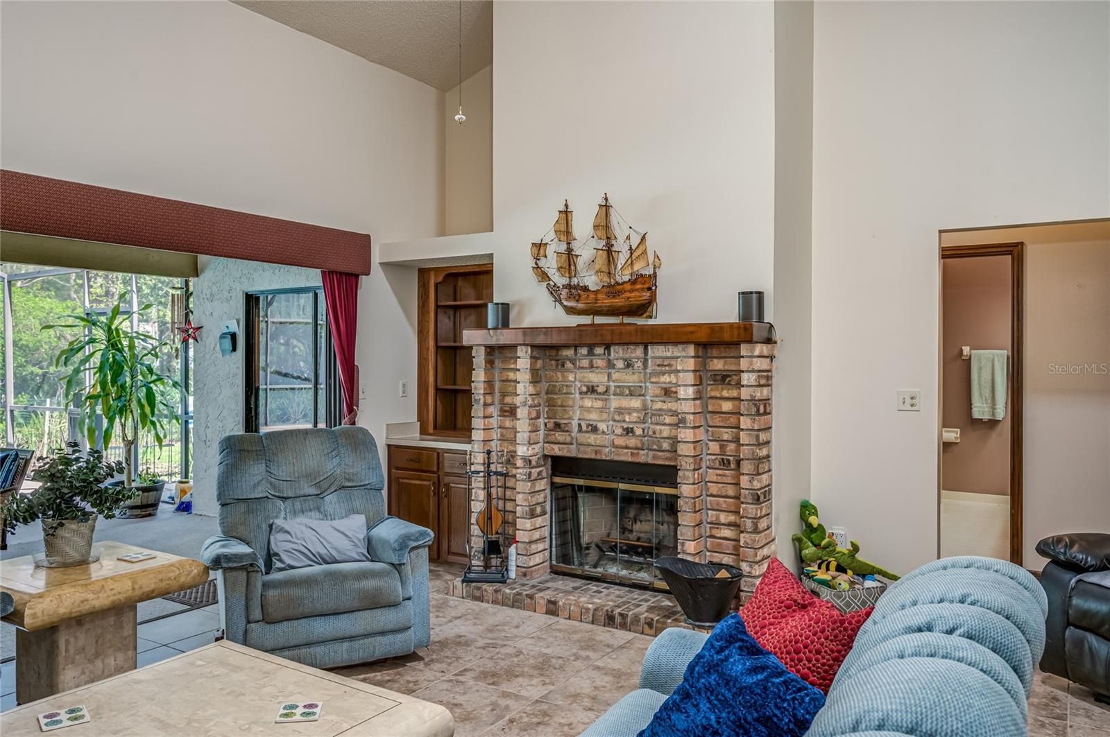 931 Lakeside Drive