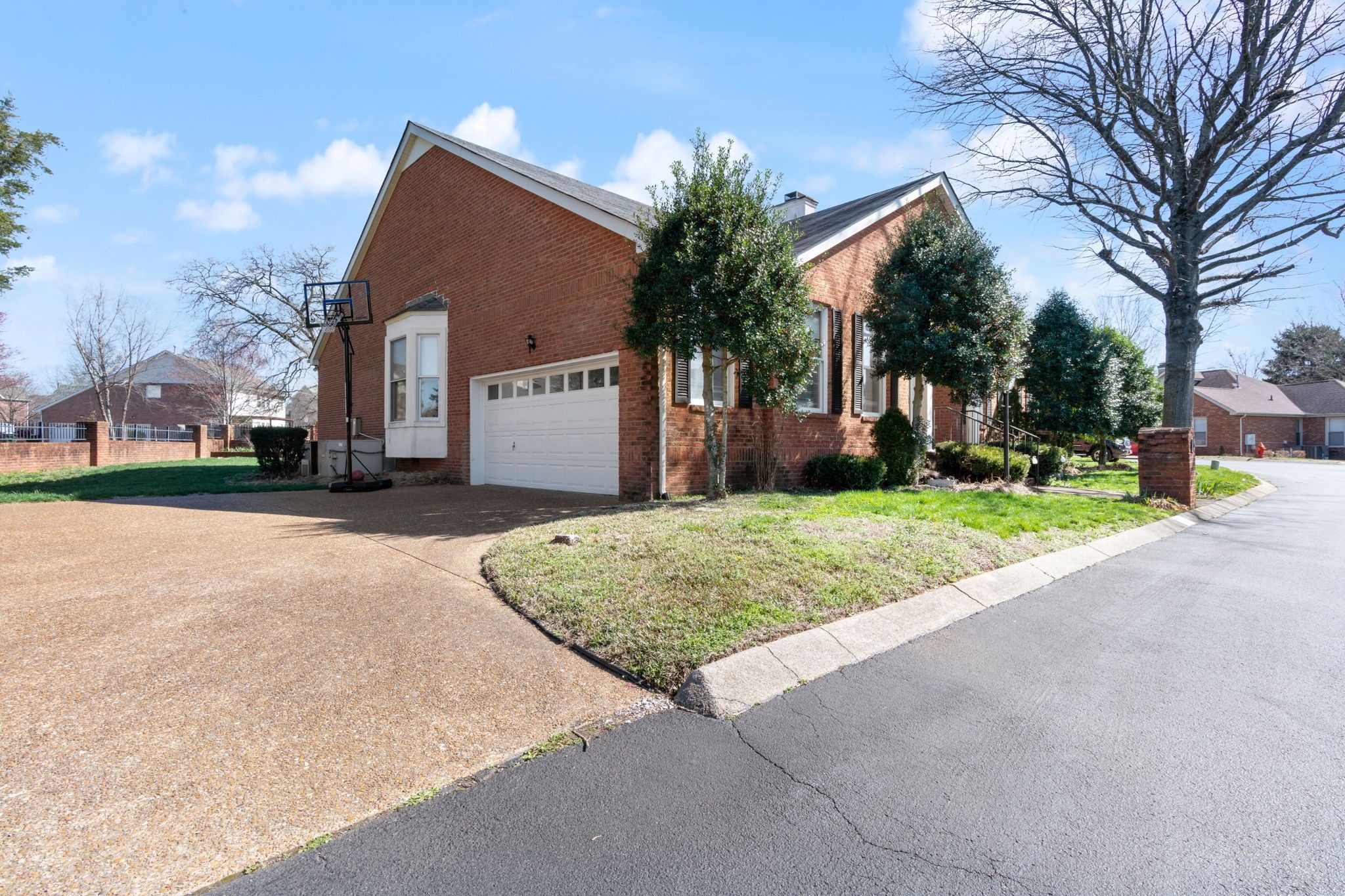 201 Lexington Way