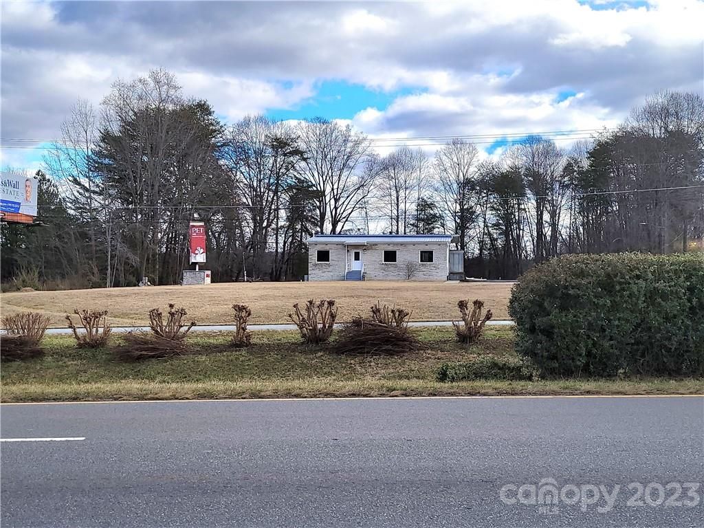 594 N Andy Griffith Parkway