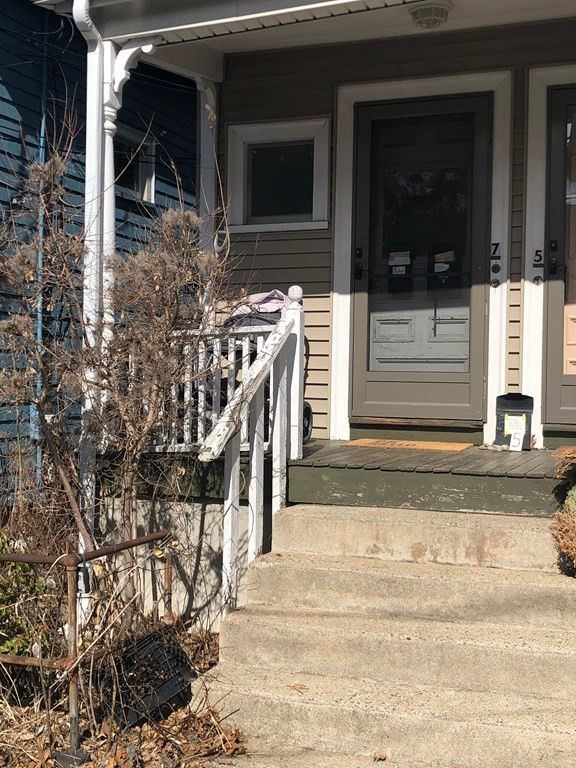 7 Mountain Ave