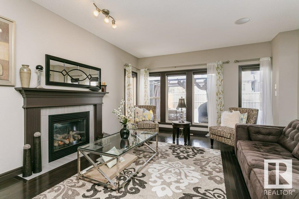 1052 Armitage CR SW