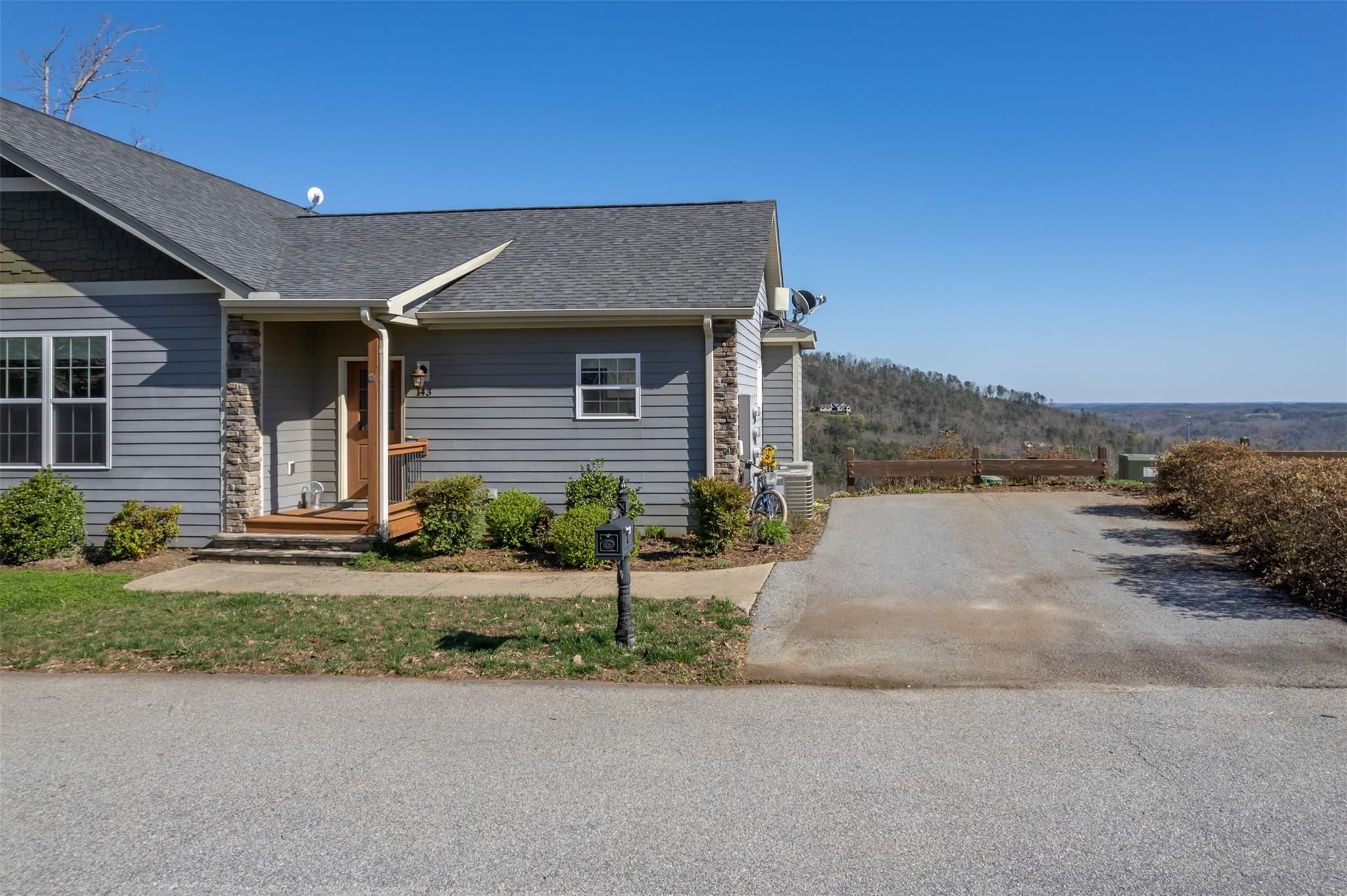 143 Red Hawk Knoll