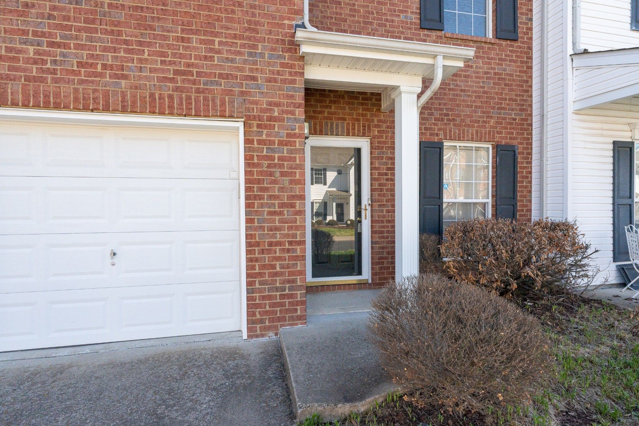 208 Northcrest Commons Cir