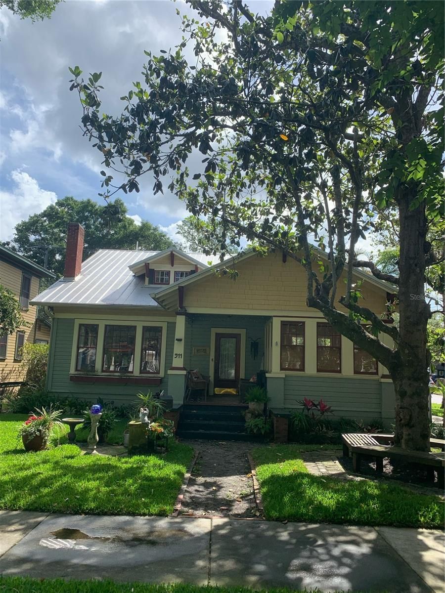 911 Magnolia Avenue