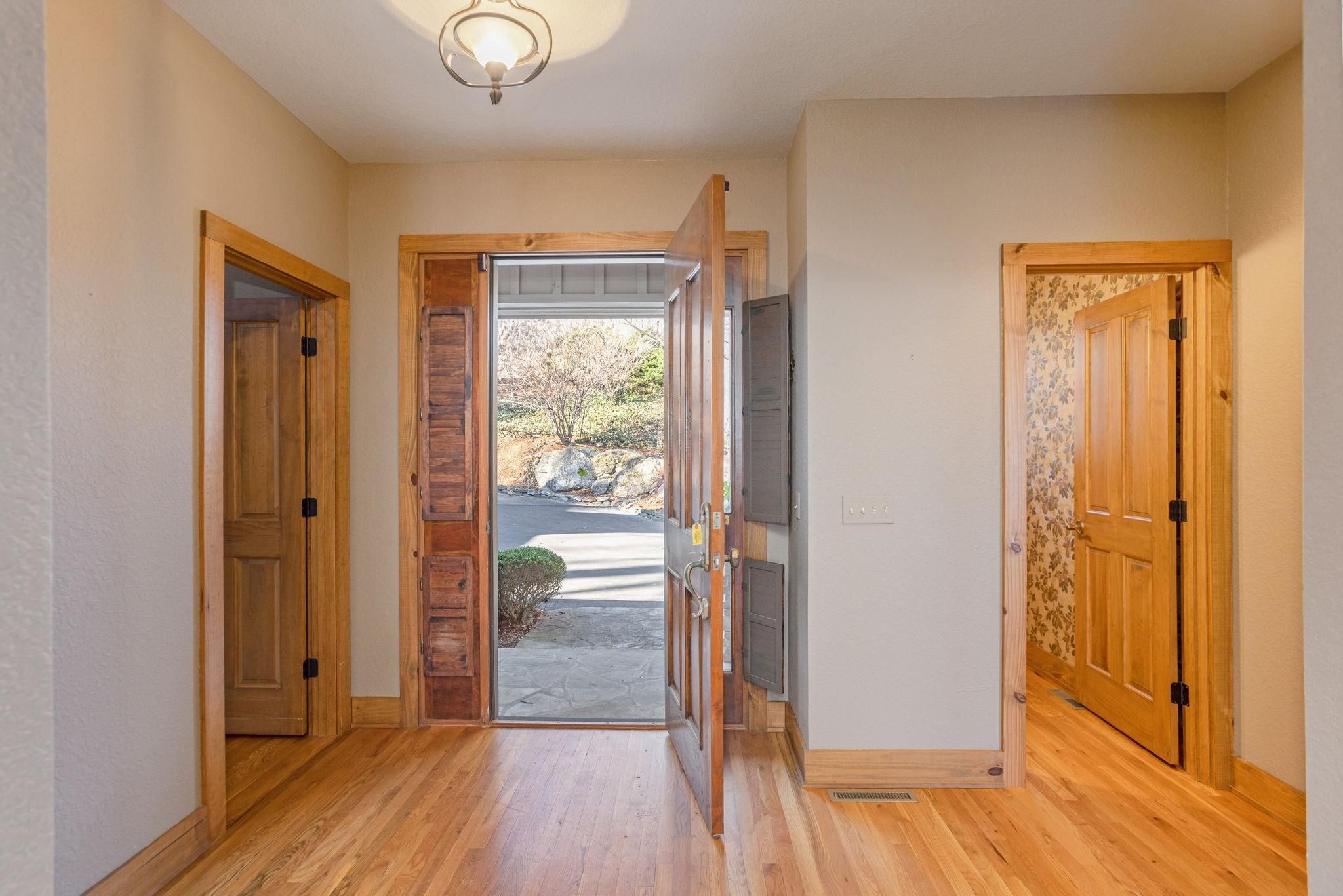 104 Fawncrest Court