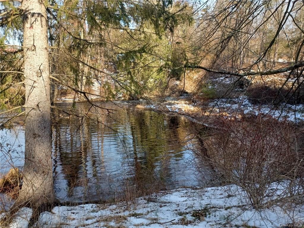 3 Highland Lake Road