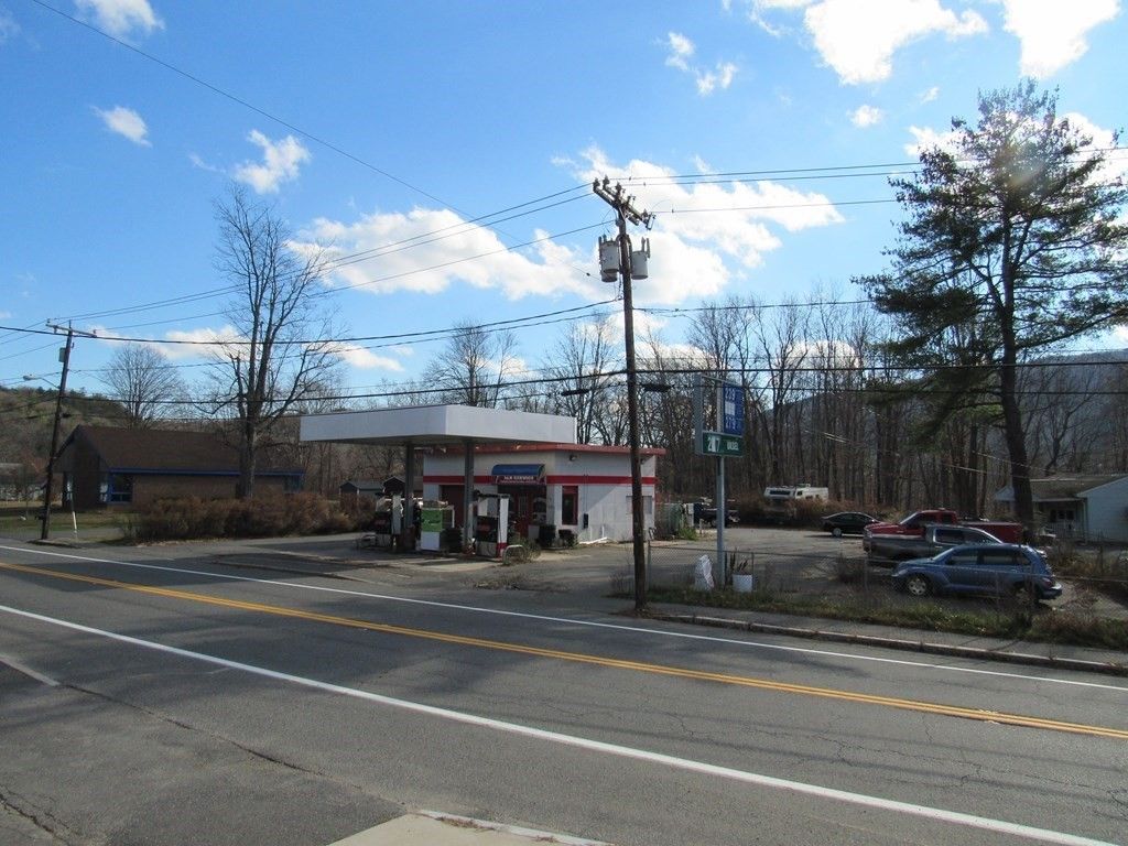 5 E Main St