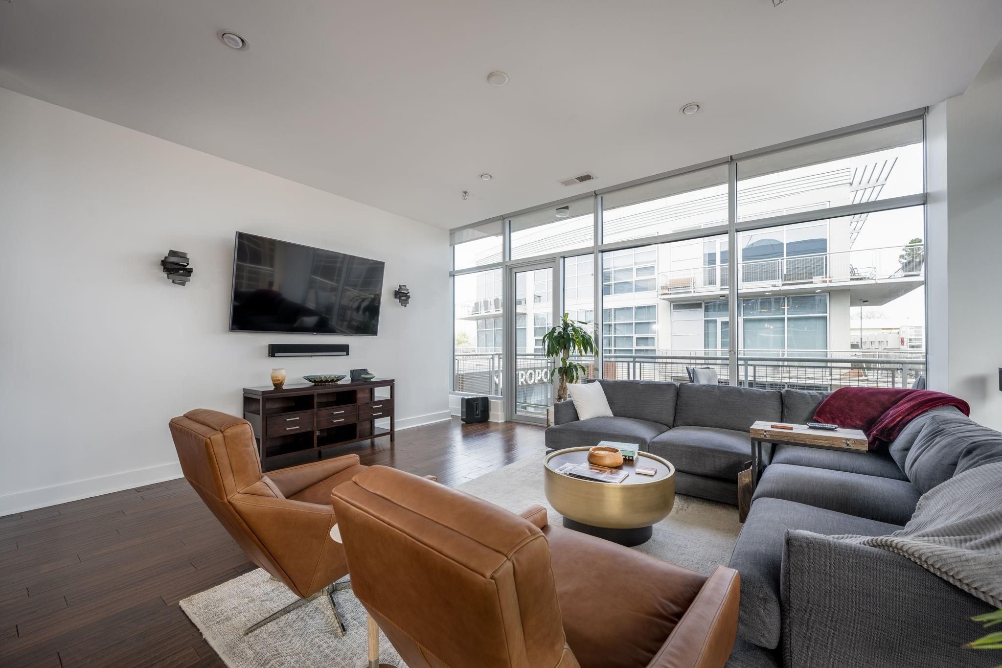 1100 Metropolitan Avenue