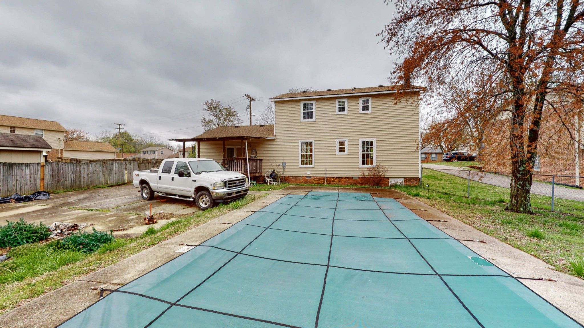 5205 Roxborough Dr