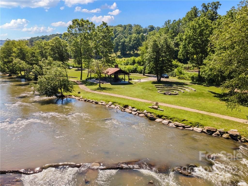 311 Broad Vista Lane