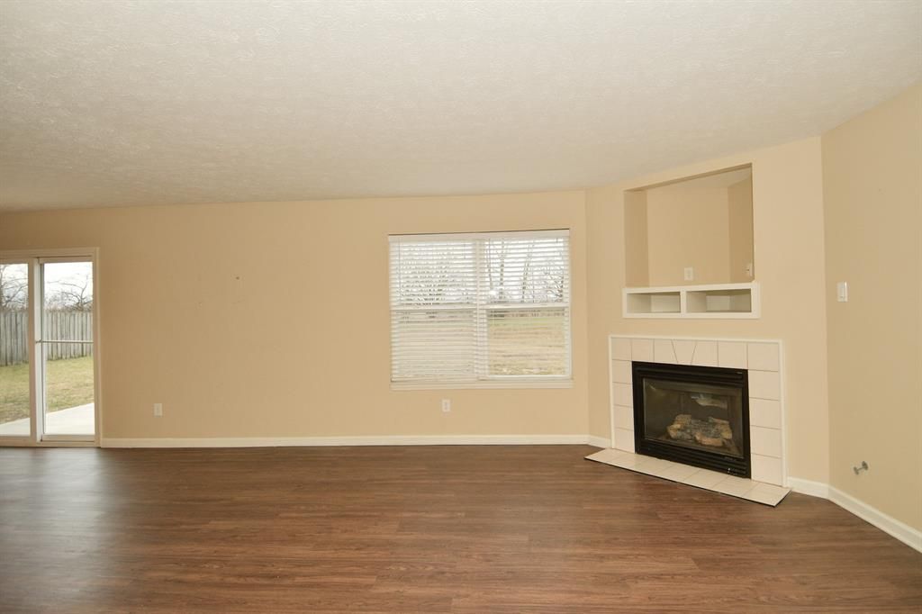 5913 W Deerview Bend